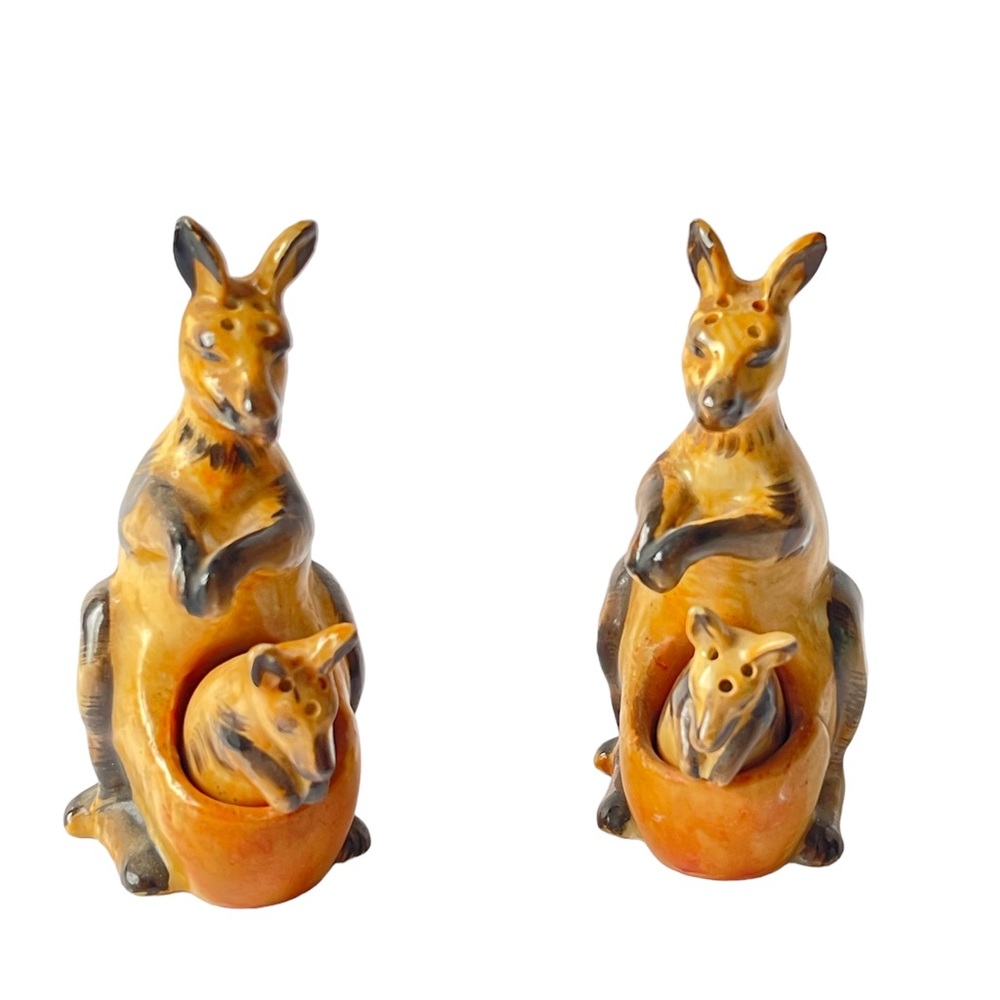 Vintage Kangaroo Joey Mom Baby Salt and Pepper Shakers Pair Japan Kitsch 1940’s